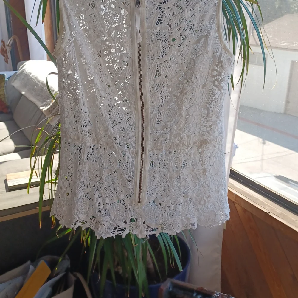 Cabi brand White Lace - Picture 4 of 4